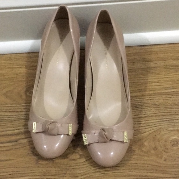 🐝Tommy Hilfiger Classy blush pink heelsHOST PICK - Picture 2 of 5